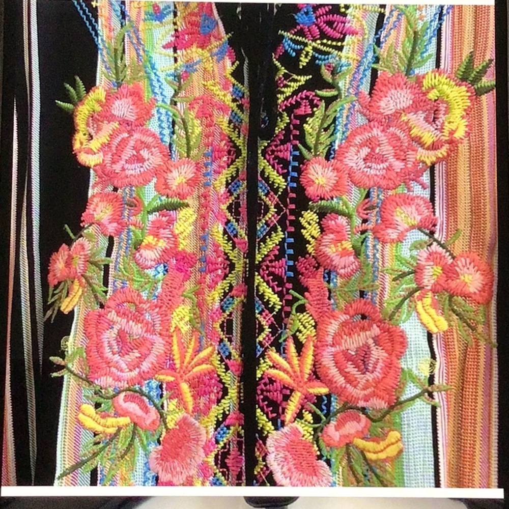 CALESAS. BLOUSE - Picture 3 of 8
